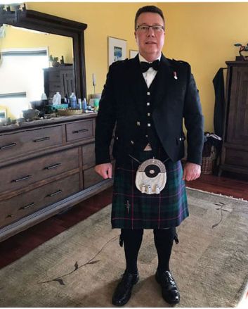 Modern Argyle Kilt Outfit for Men